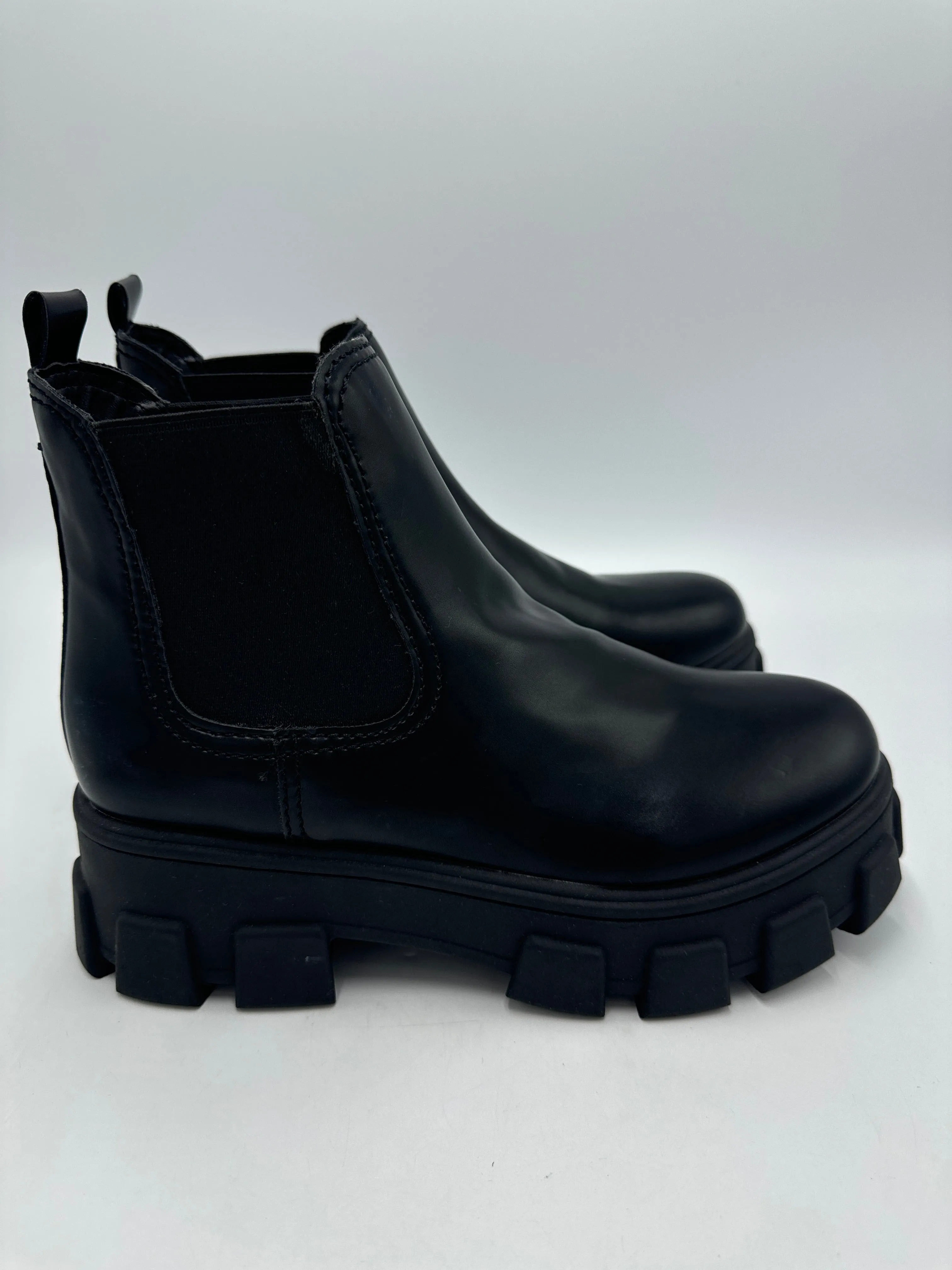 Boots Ankle Flats By Circus By Sam Edelman In Black, Size: 6