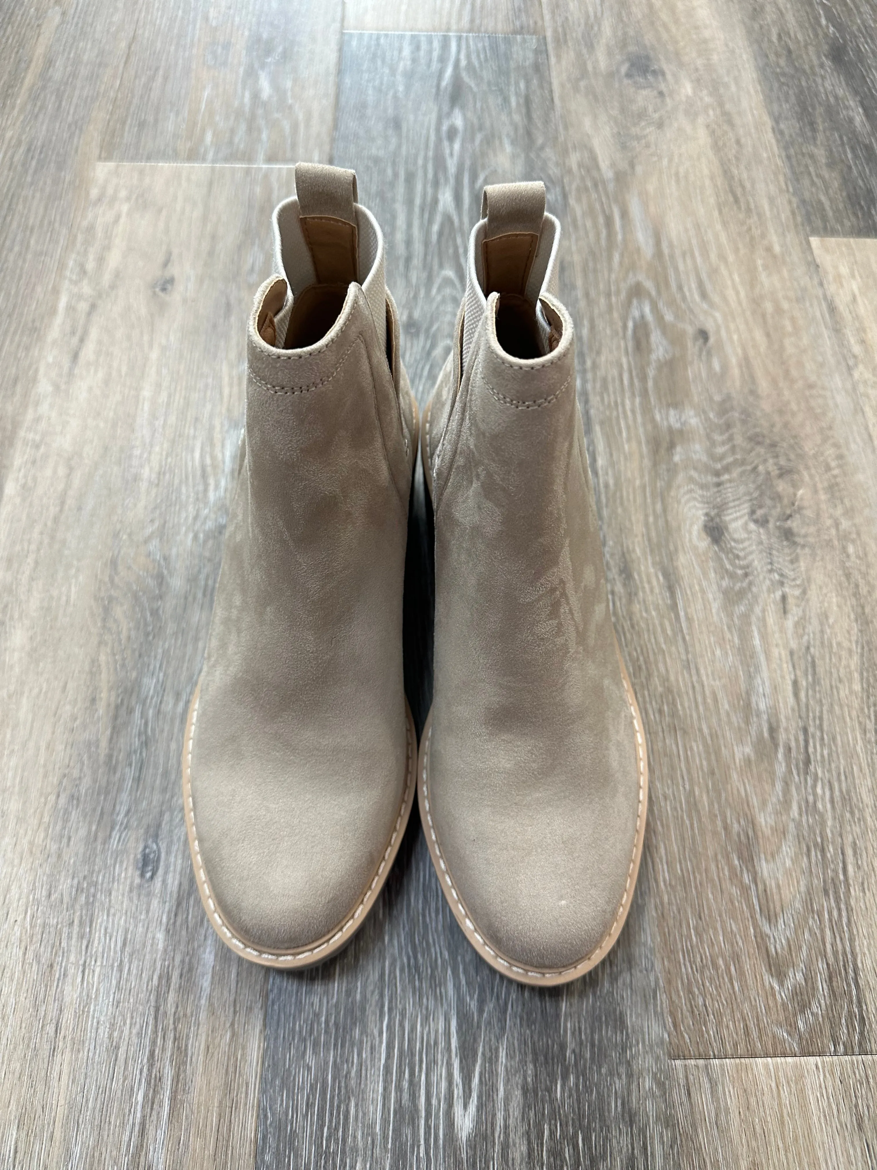 Boots Ankle Heels By Dolce Vita In Cream, Size: 7.5
