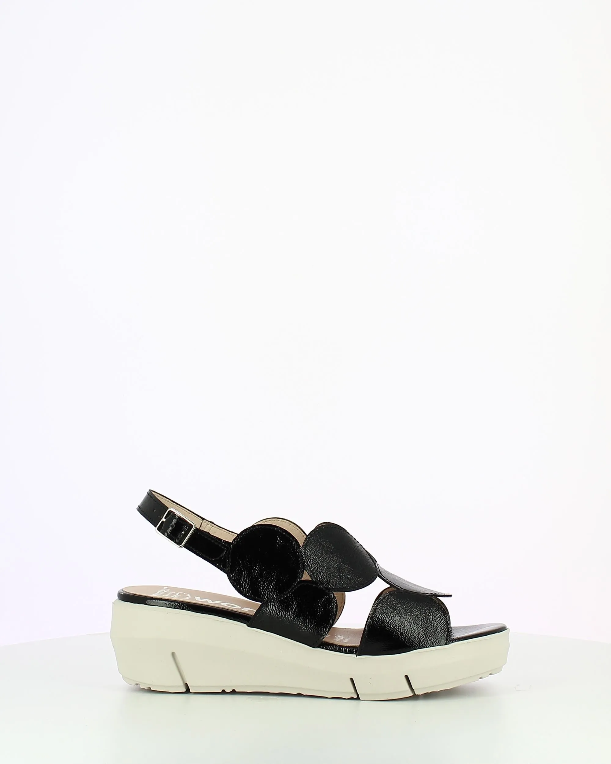 D-8210 - Black