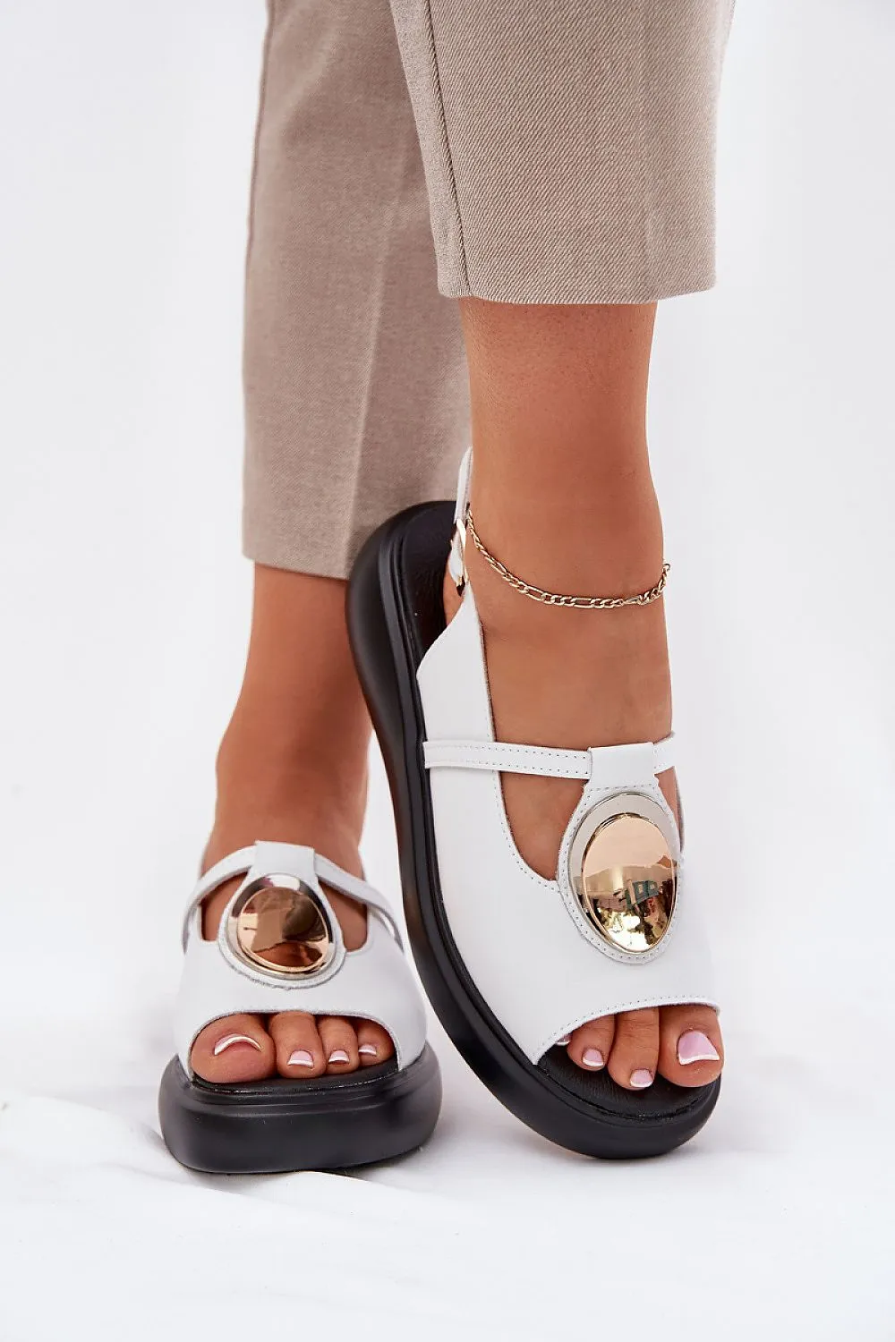 Sandals model 210689 Step in style