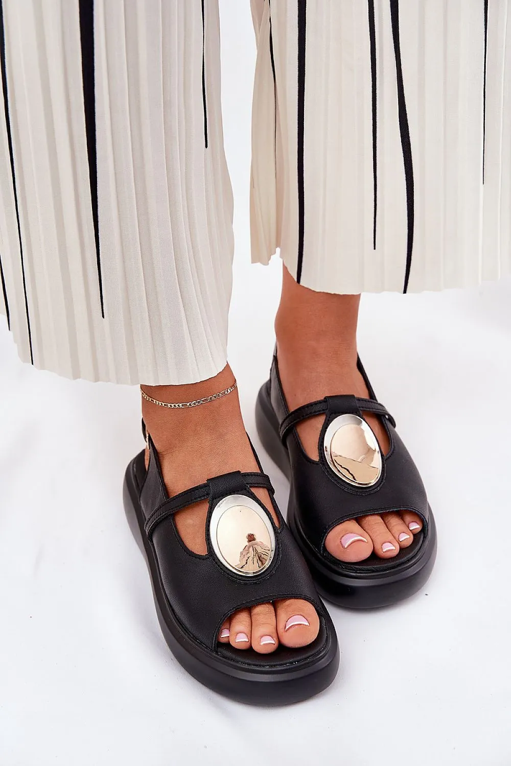Sandals model 210689 Step in style